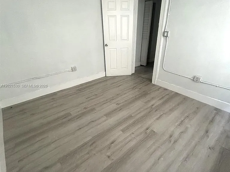 967 SW 5th St #10 — Photo 7