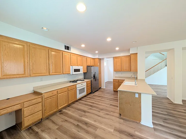 5571 Foxtail Loop — Photo 10