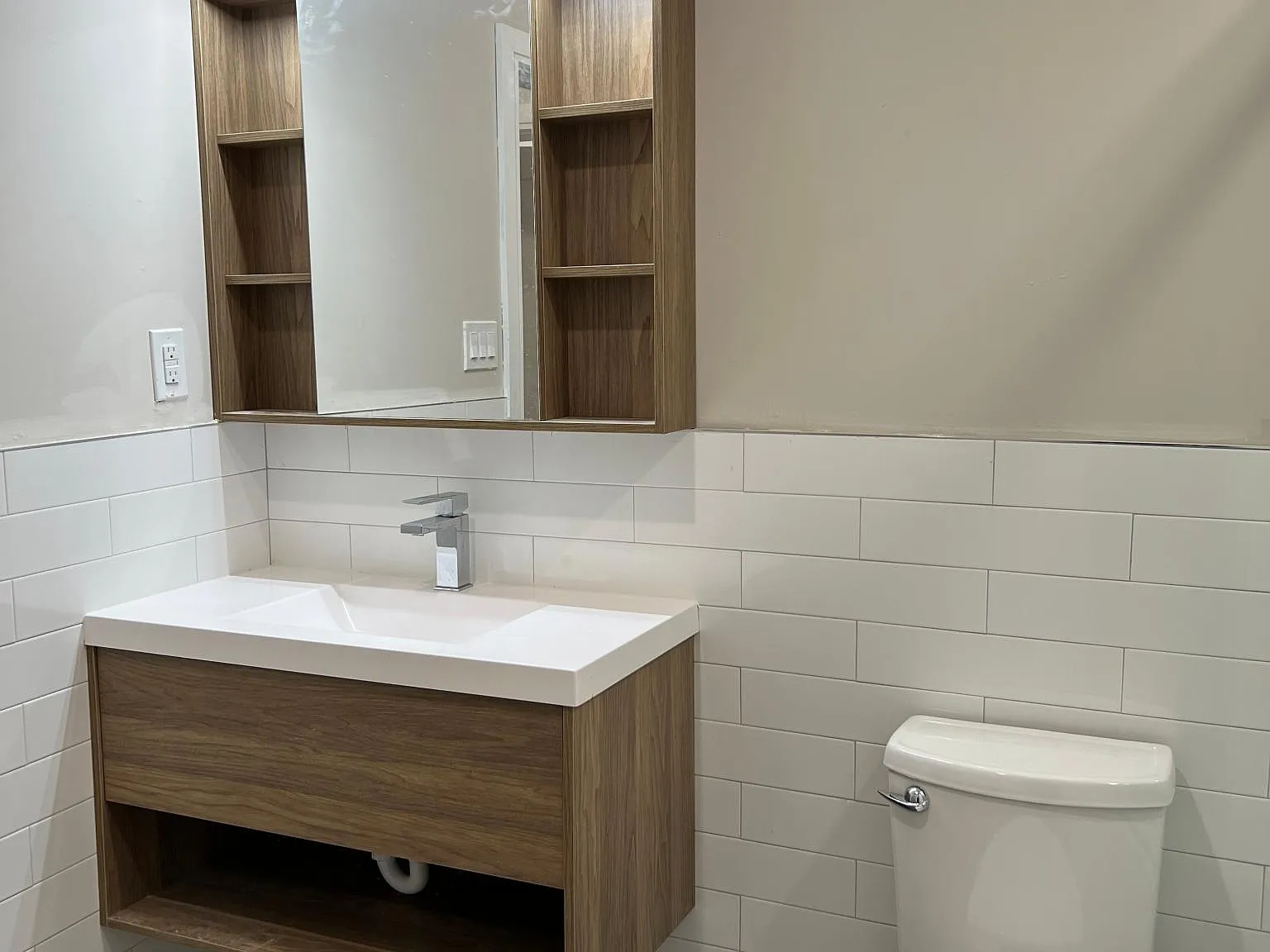 1 bed, 900 sqft, $2,100 — Photo 4