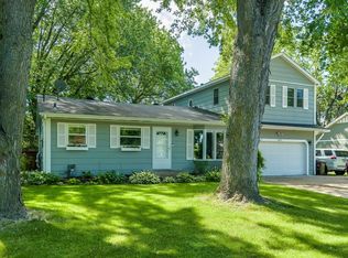 16025 Gleason Lake Rd, Wayzata, MN 55391