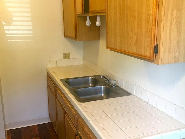 106 Grape St #106 — Photo 7