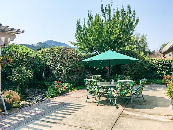2nd image of 360 Fox Hollow Cir