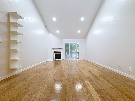 3rd image of 349 Philip Dr APT 306