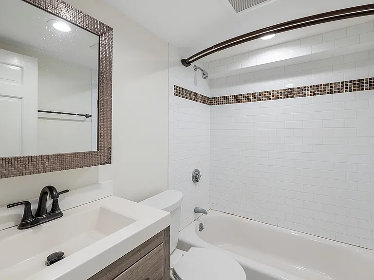 9 Glen Ave #A — Photo 16