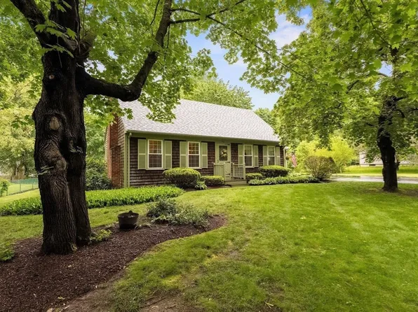 445 W Pond St, Bridgewater, MA 02324