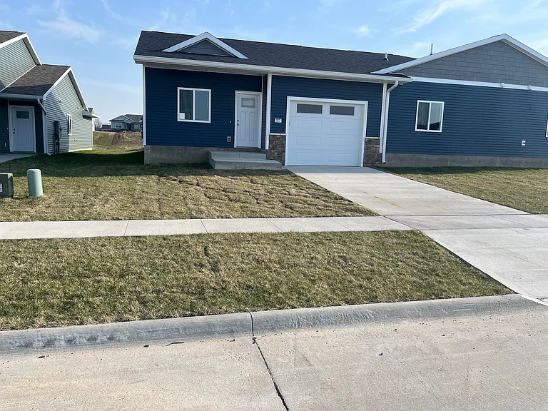 327 Post Oak Dr — Photo 16
