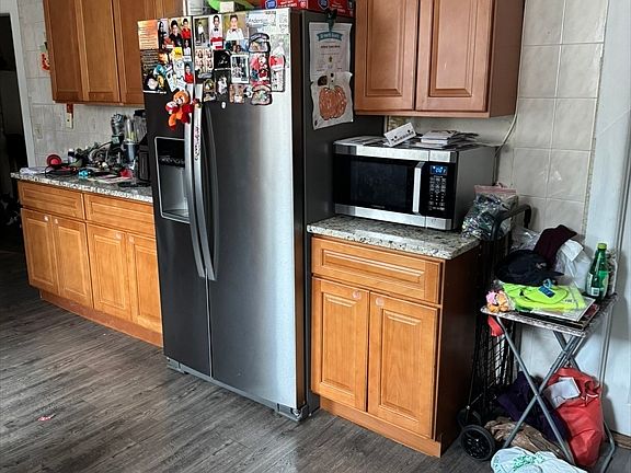 3rd image of 79 Grove St