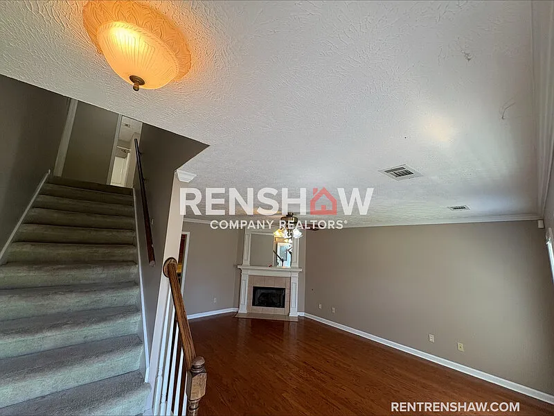 4 bed, 2.5 bath, 2034 sqft, $2,100 — Photo 4