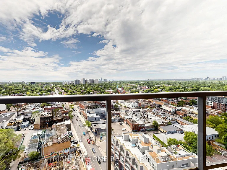 60 Heintzman St #2206 — Photo 16