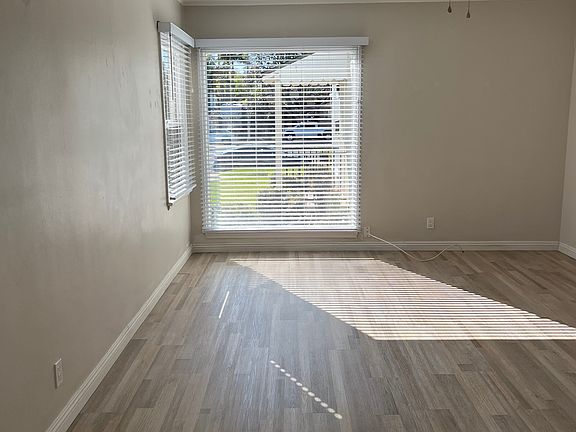 4th image of 4412 N Lakewood Blvd #4412