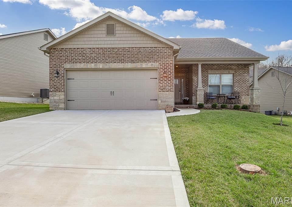 1st image of 8013 Villa Valley Ln