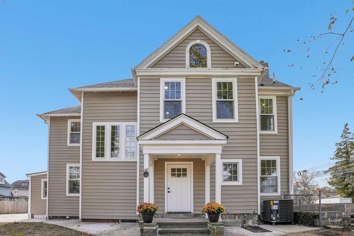 W Chester Pike-S1511-001.jpg