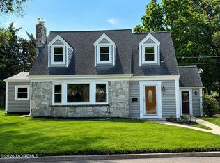5 Lincoln Cir W, Red Bank, NJ 07701