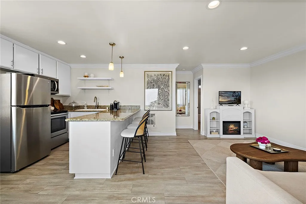 1 bed, 1.0 bath, 750 sqft, $3,195 — Photo 2