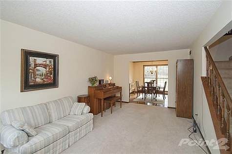 3rd image of 1592 Coventry Square Dr