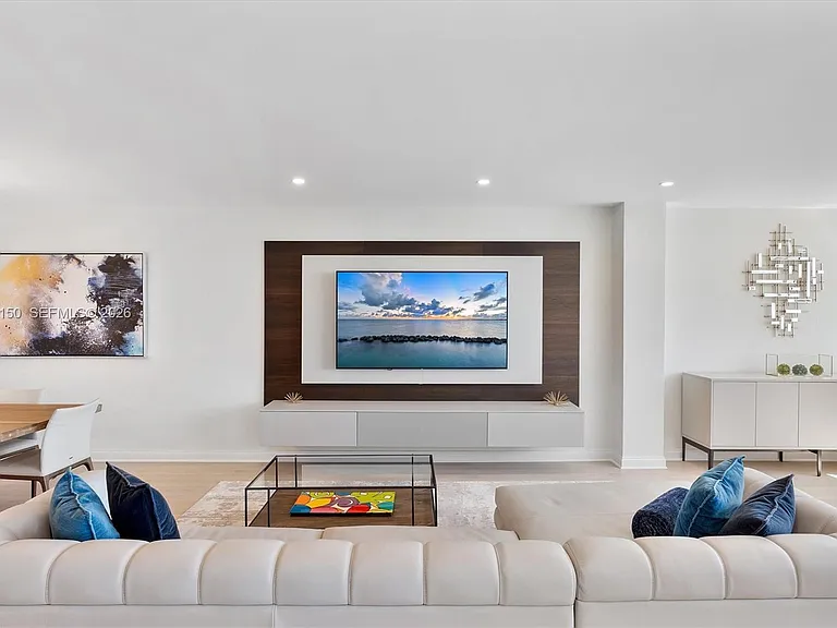 10275 Collins Ave #1530 — Photo 12