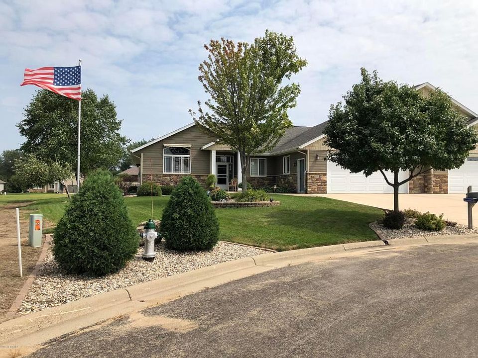 1st image of 526 Milrose Cir