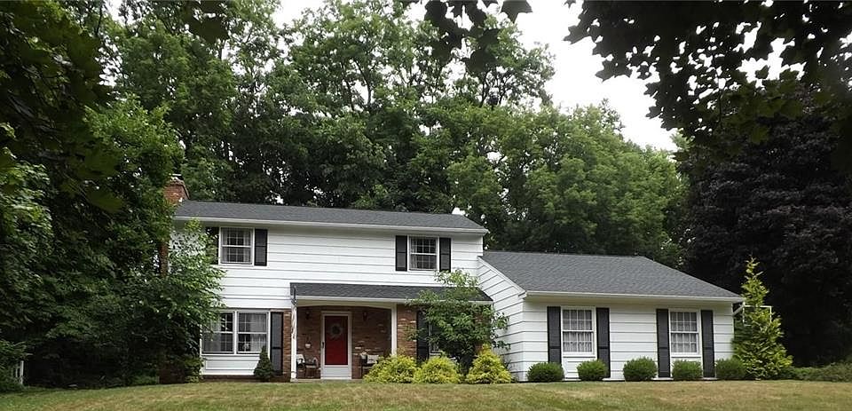 1st image of 8 Peachtree Ln