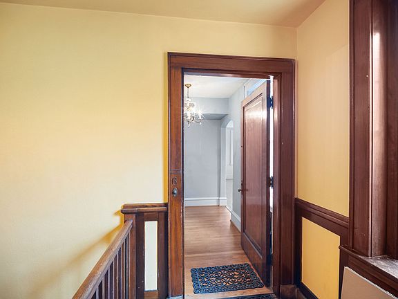 4th image of 821 Brandon Ave APT 6