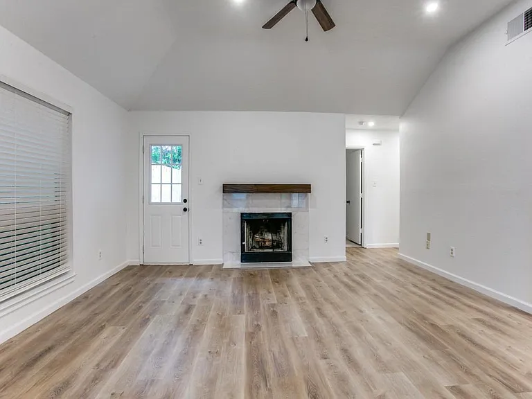 333 Banyan Dr — Photo 6