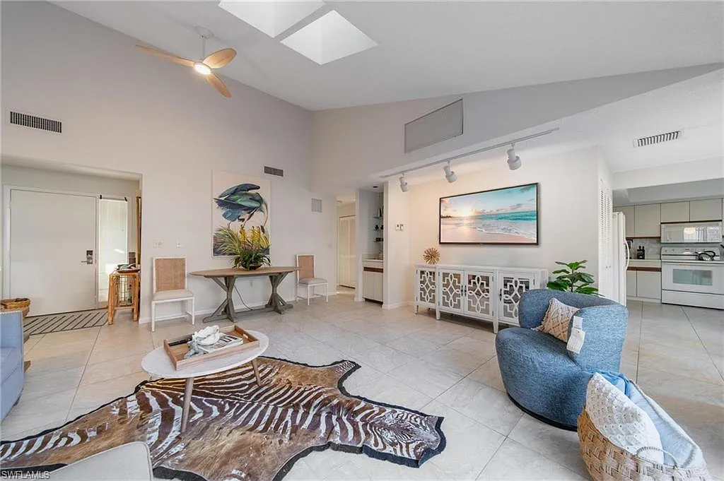 2 bed, 2.0 bath, 1282 sqft, $2,500 — Photo 1