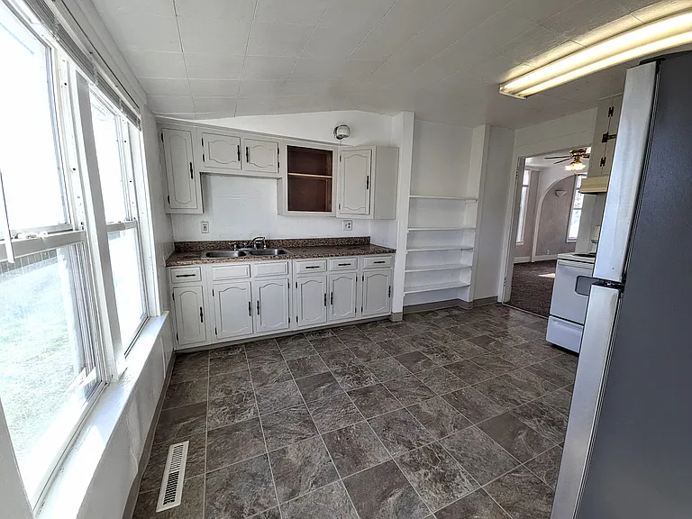 507 W Mansfield Ave — Photo 7