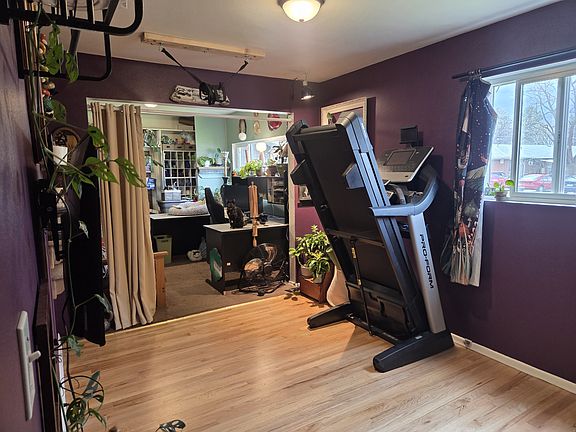 4th image of 2117 38th St