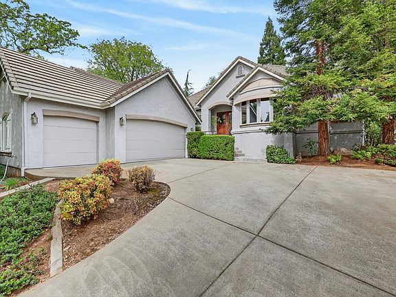 3rd image of 3213 Dogleg Ct