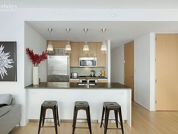 5th image of 110 3rd Ave APT 18B