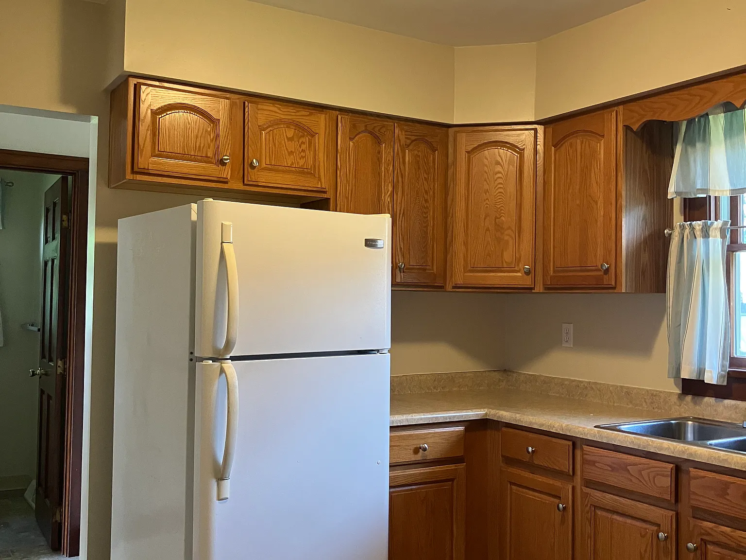 2 bed, 1.5 bath, 1024 sqft, $950 — Photo 3