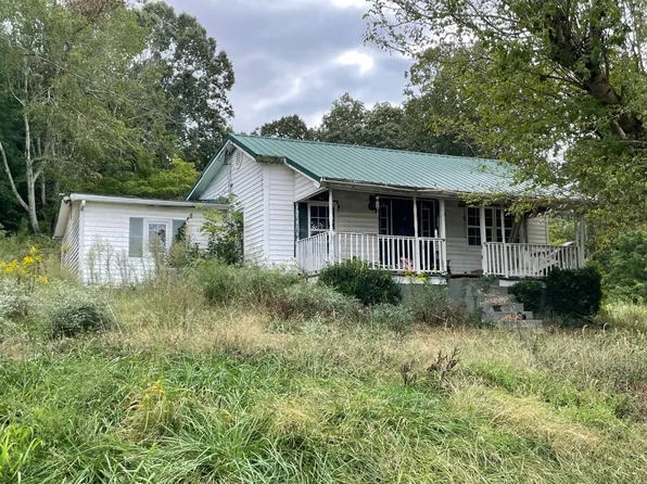 818 Chestnut St, Centertown, KY 42328