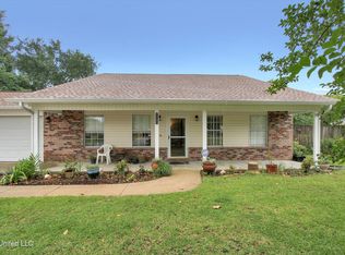8809 Old Walnut Rd, Ocean Springs, MS 39564