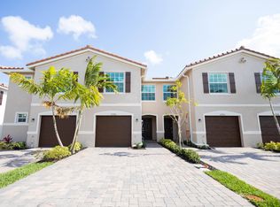 6786 Broadwater Ln, Lake Worth, FL 33467