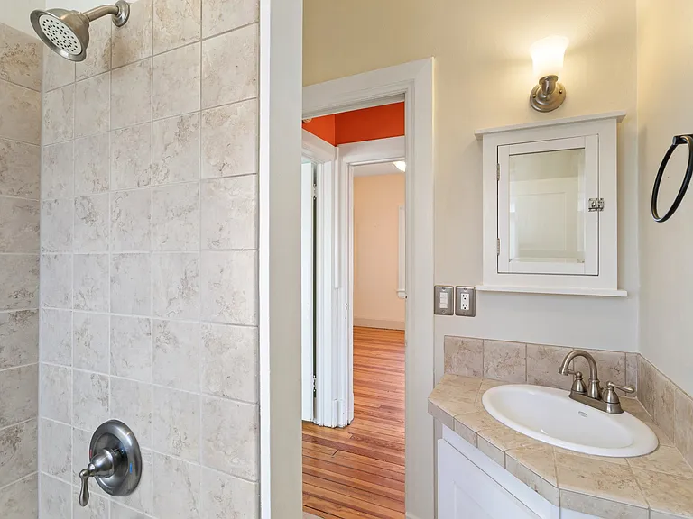 416 E Espanola St — Photo 14