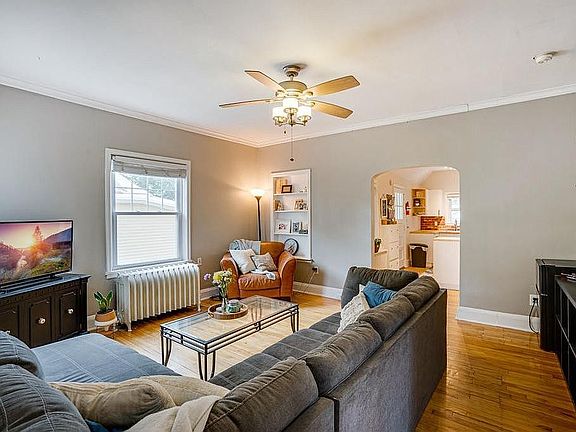2nd image of 3110 Fremont Ave S