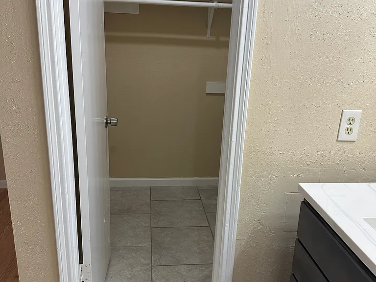 21711 Meadowhill Dr — Photo 17