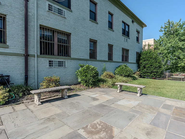 315 Evarts St NE #102 — Photo 34