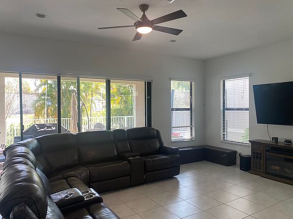 4th image of 8540 NW 39th Ct