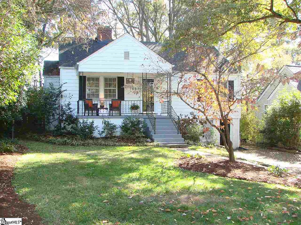 1st image of 13 Waverly Ct