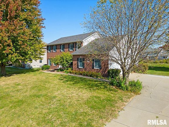 3rd image of 6129 Lakehurst Dr