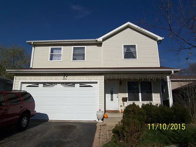 280 E Shorewood Dr photo 1
