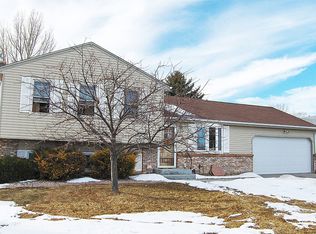 5220 Point Blf, Cheyenne, WY 82009