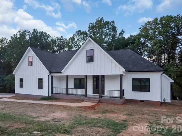 102 Candlewood Dr, Kings Mountain, NC 28086