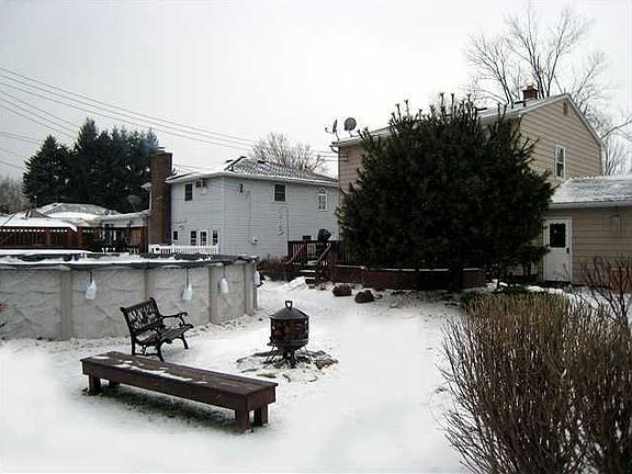 3rd image of 43 Sunbriar Dr