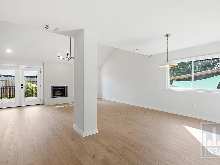 2810 Goldbridge Dr — Photo 3
