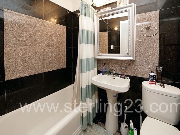 3rd image of 2540 35th St APT 1R