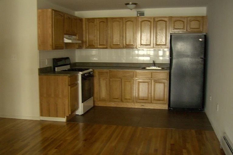 2nd image of 2339 Tiebout Ave #6