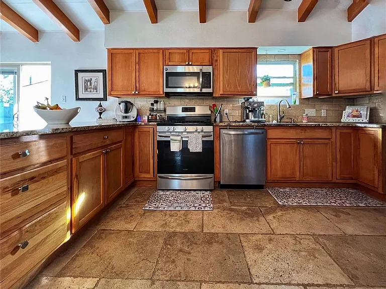 1807 Barbara St — Photo 11
