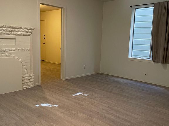 4th image of 2514 Clay St #3