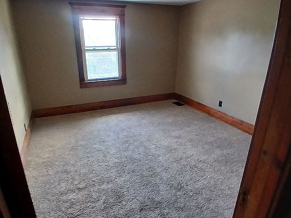 2nd image of 7006 Maple Rd